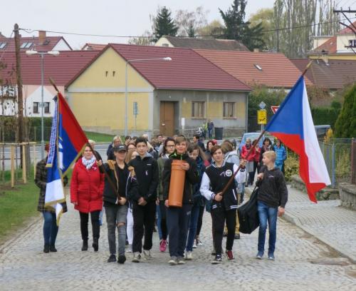 Slavnostní průvod od&nbsp;školy